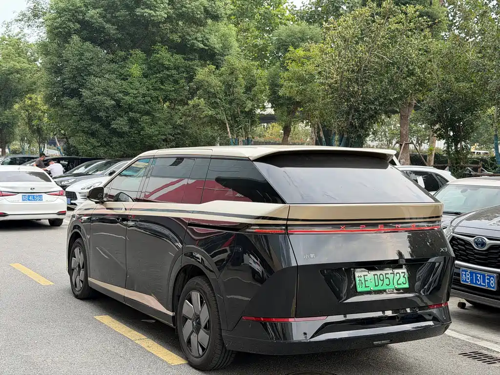XPeng X9 — миниатюра 9