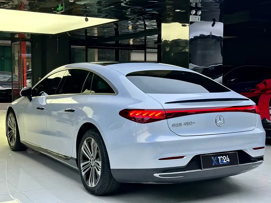 Mercedes-Benz EQS 2022 450+