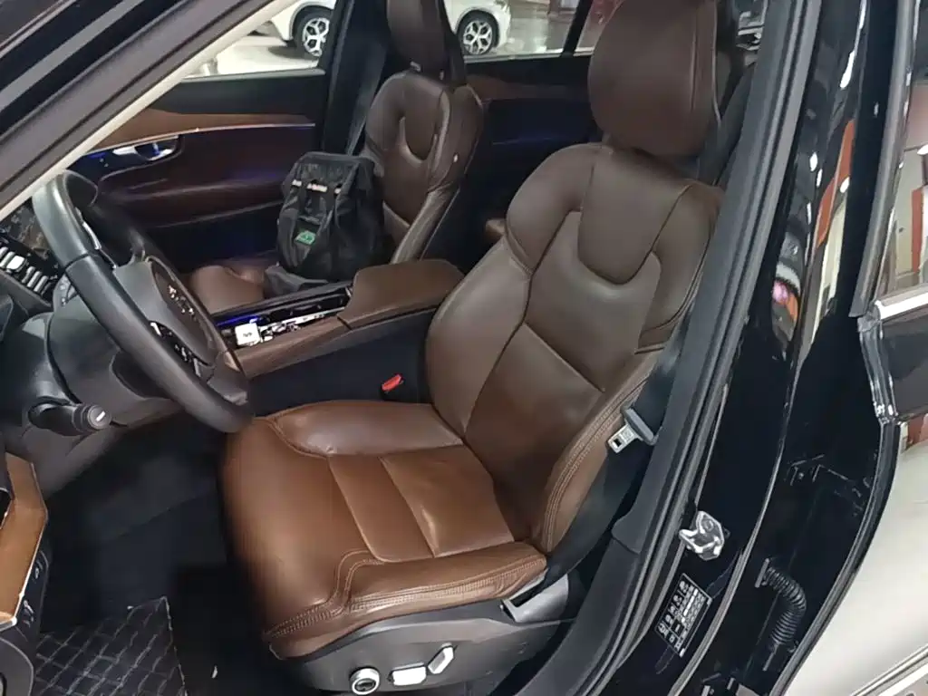 Volvo XC90 — миниатюра 15