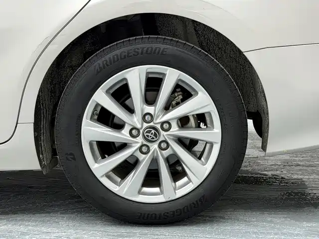 Toyota Camry — миниатюра 19