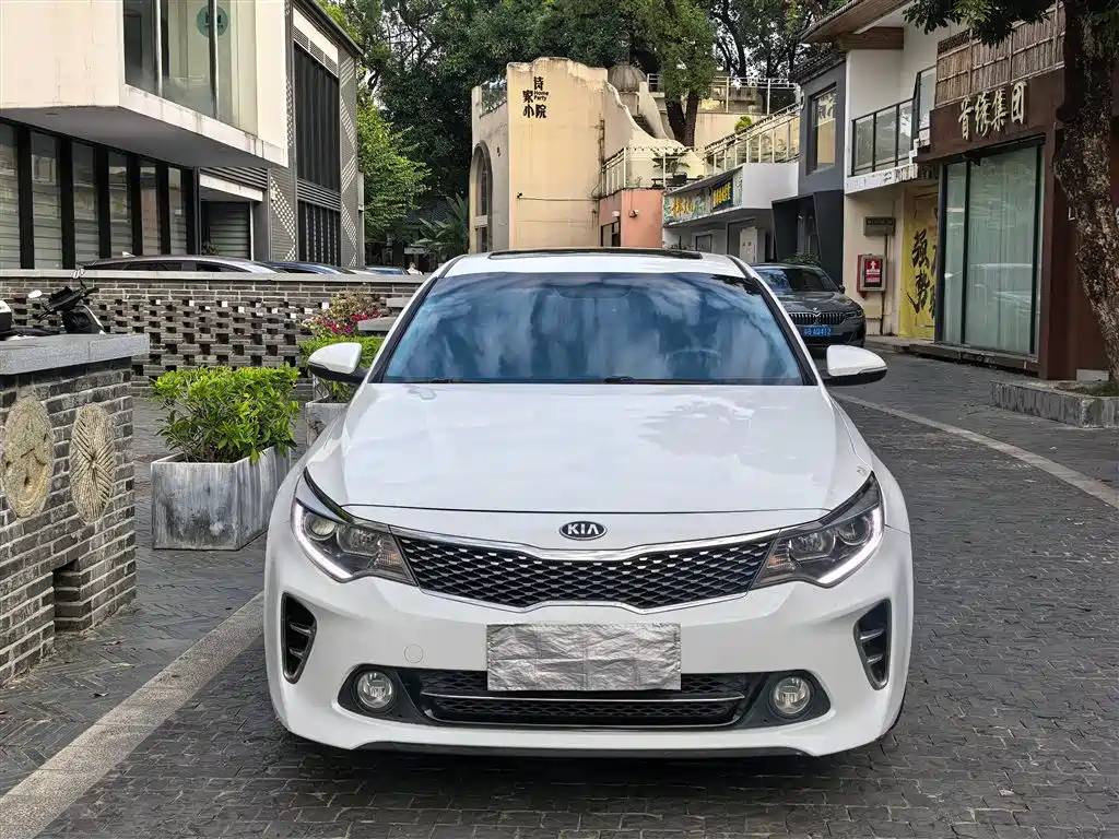 KIA K5