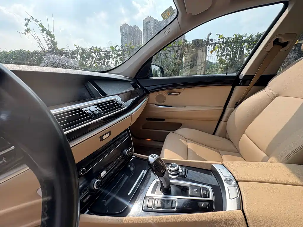 BMW 5 Series GT — миниатюра 9