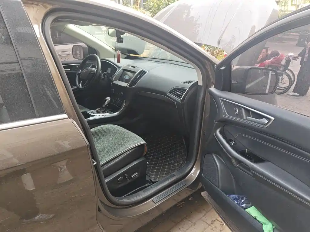 Ford Edge — миниатюра 19