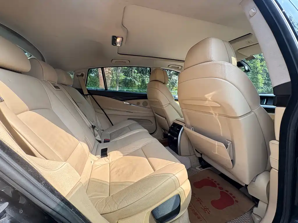 BMW 5 Series GT — миниатюра 16