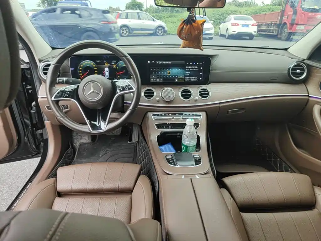 Mercedes-Benz E-Class — миниатюра 10