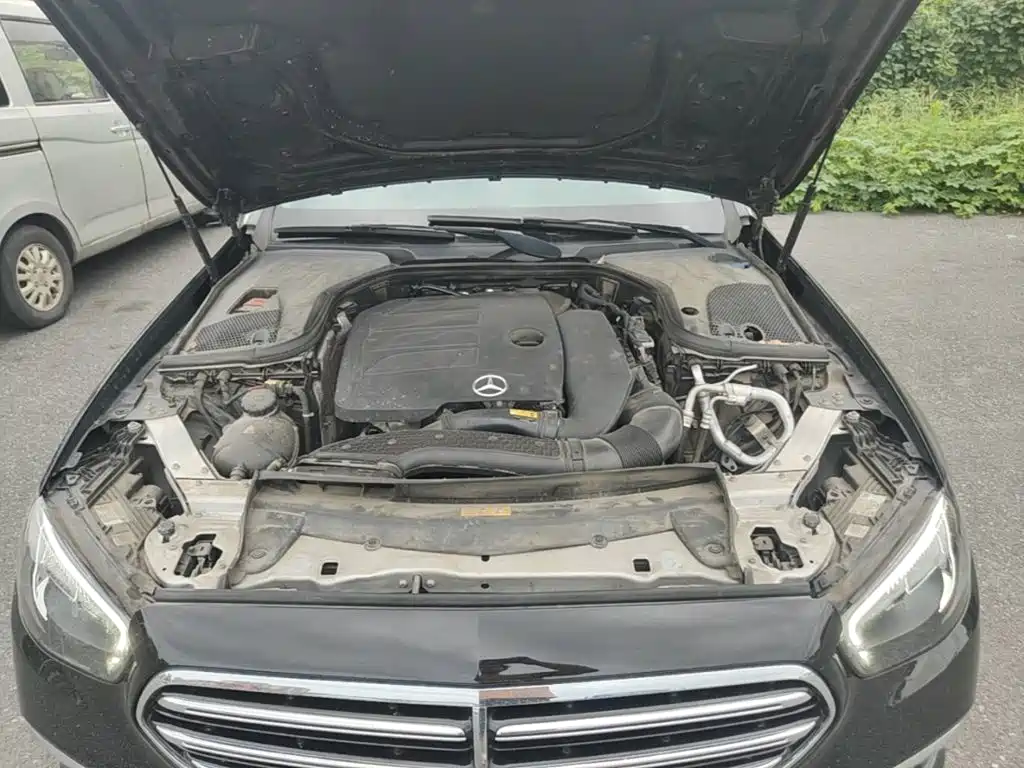 Mercedes-Benz E-Class — миниатюра 20