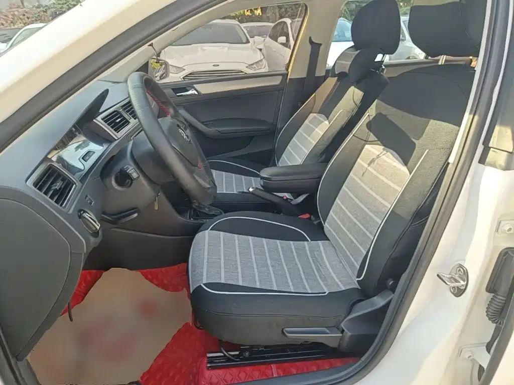 Skoda Rapid Spaceback — миниатюра 15