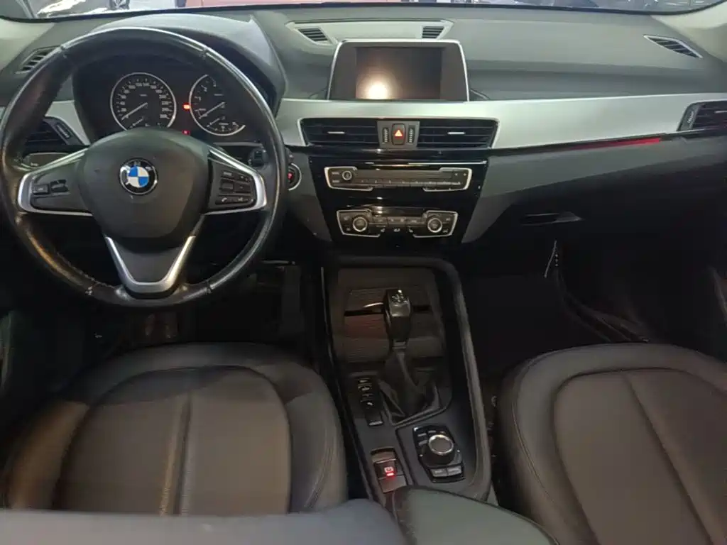 BMW X1 — миниатюра 10