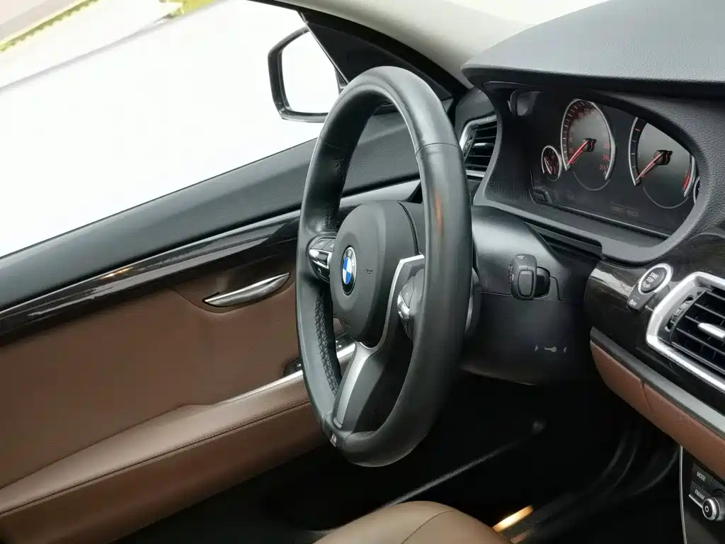 BMW 5 Series GT — миниатюра 22