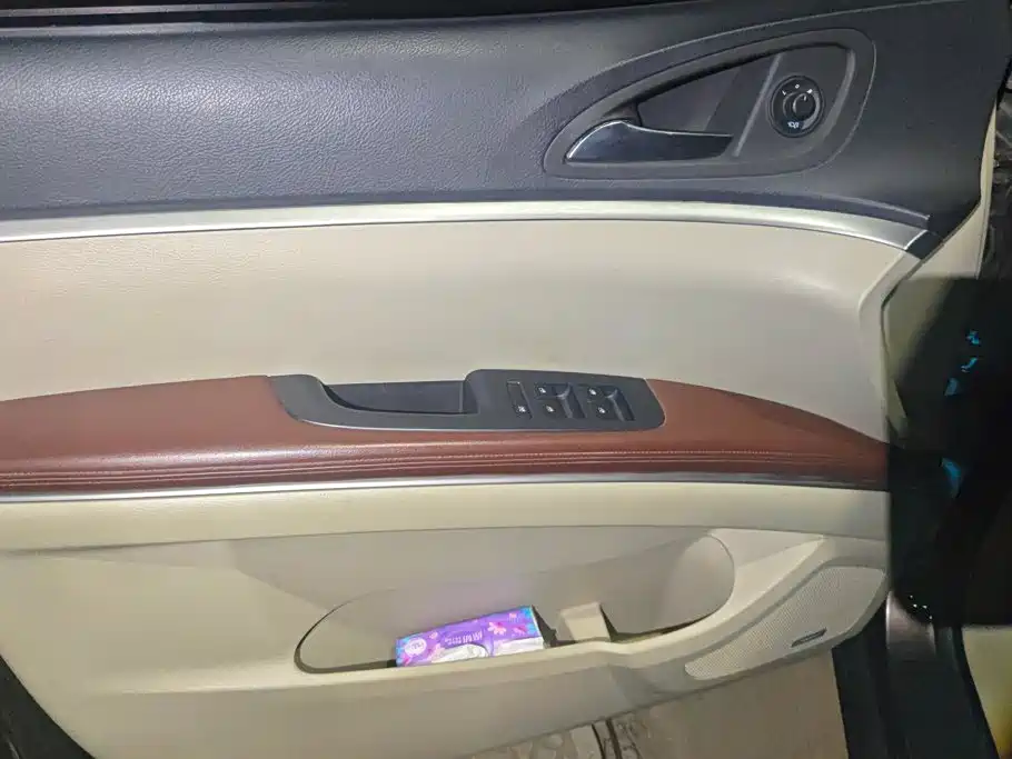 Buick GL8 — миниатюра 7