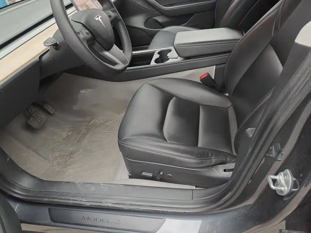 Tesla Model 3 — миниатюра 8