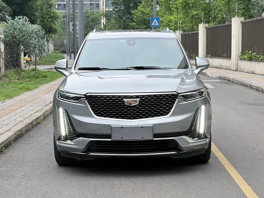 Cadillac XT6 2022 2.0T мест Luxury