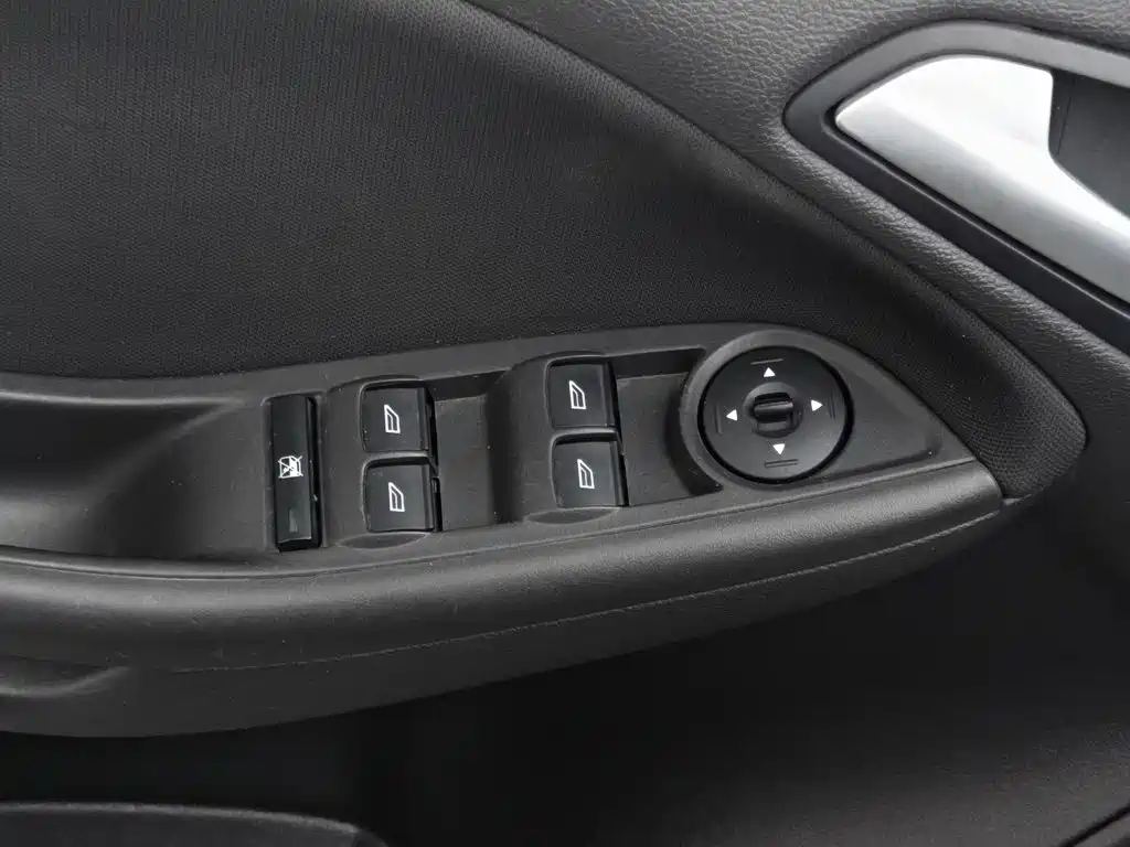 Ford Focus — миниатюра 9
