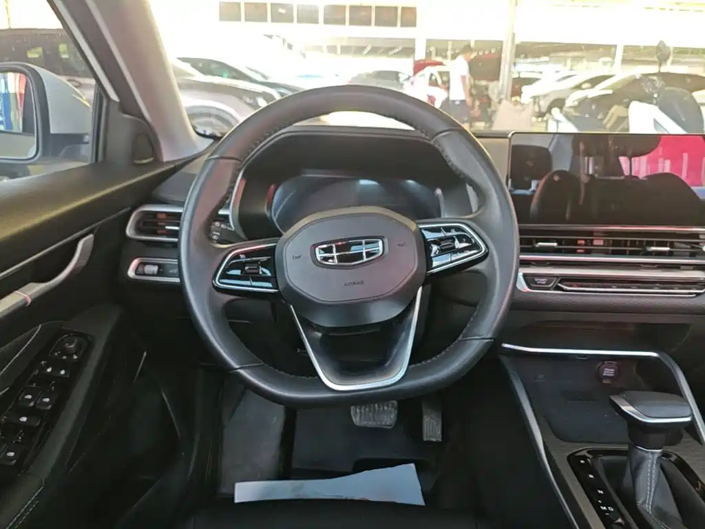 Geely Emgrand — миниатюра 11