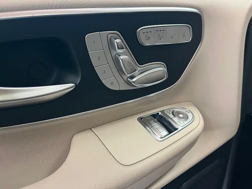 Mercedes-Benz V-Class — миниатюра 13