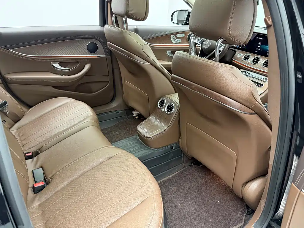 Mercedes-Benz E-Class — миниатюра 24