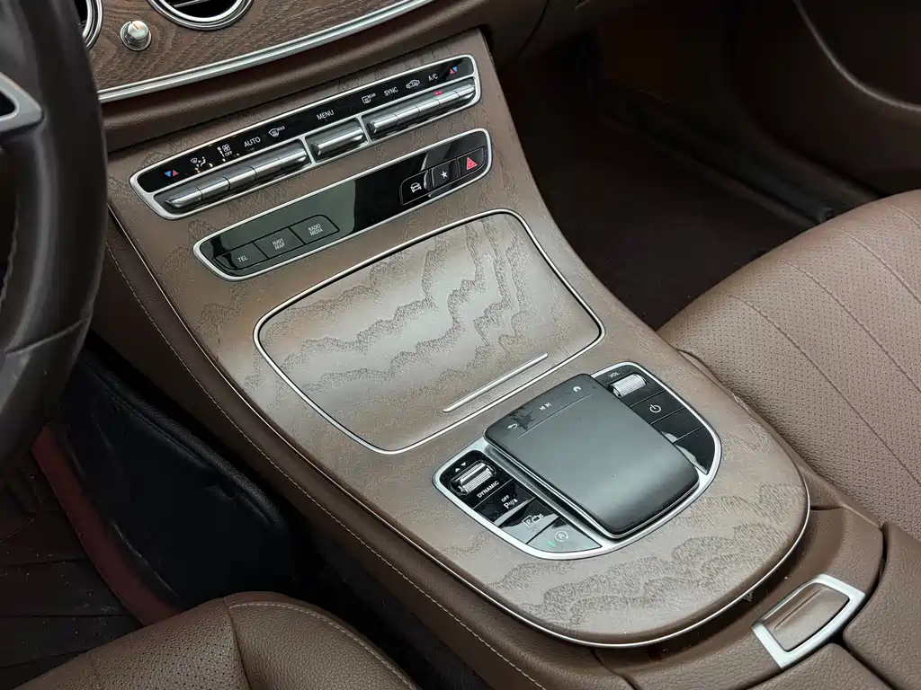 Mercedes-Benz E-Class — миниатюра 16