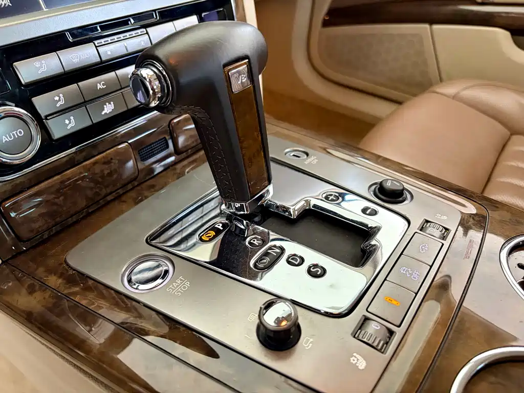 Volkswagen Phaeton — миниатюра 7