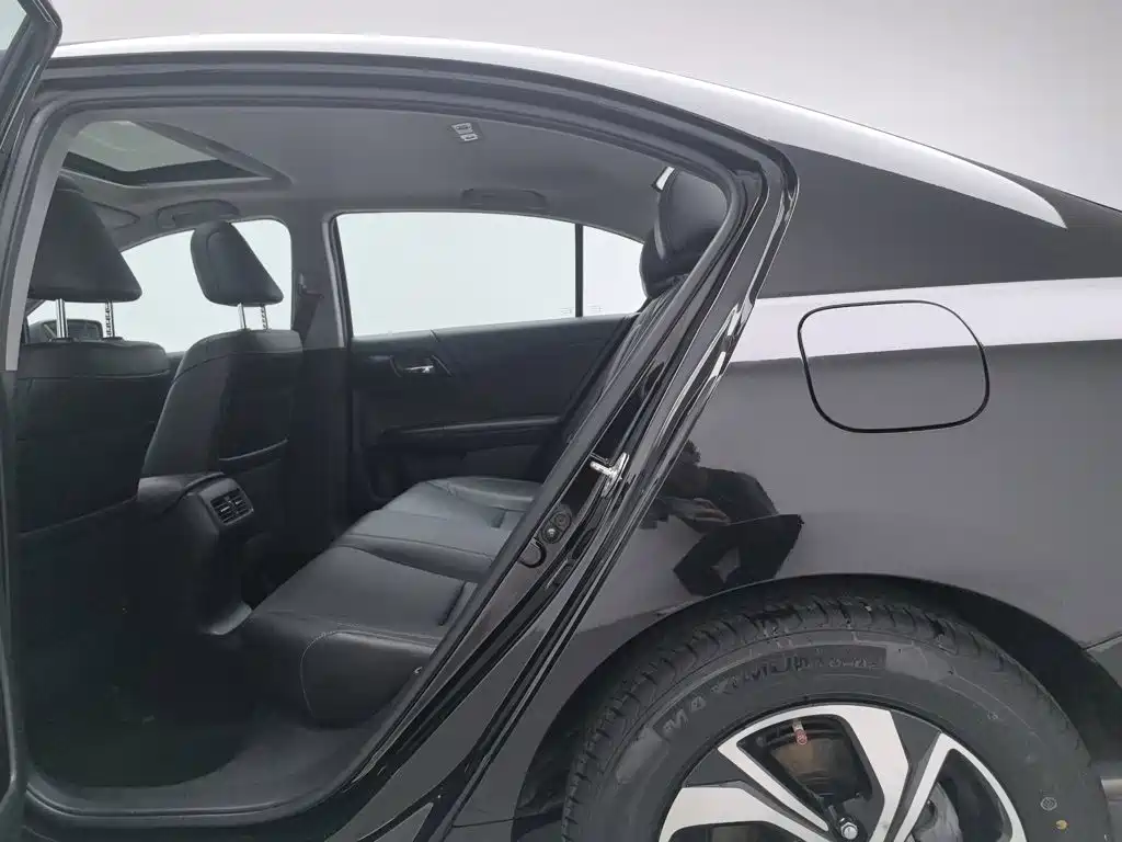 Honda Accord — миниатюра 15