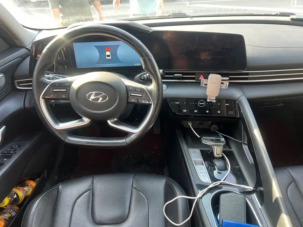 Hyundai Elantra — миниатюра 5