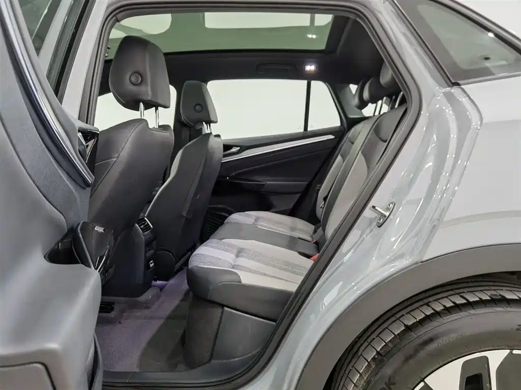 VOLKSWAGEN ID.4 CROZZ