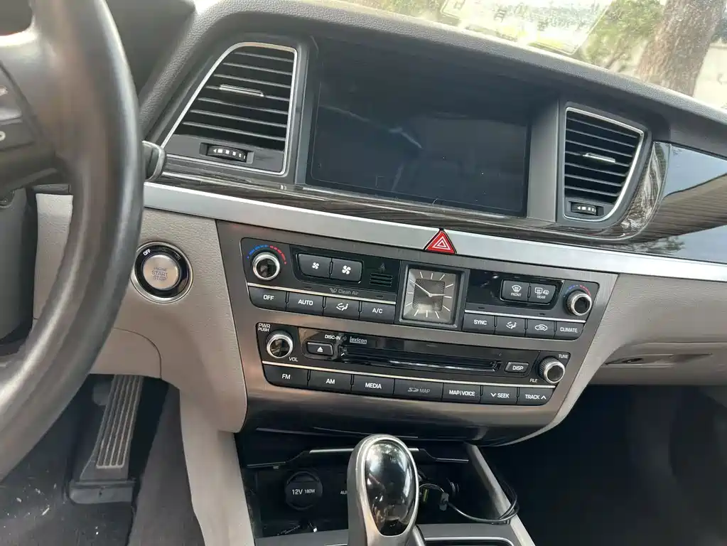 Hyundai Genesis — миниатюра 15