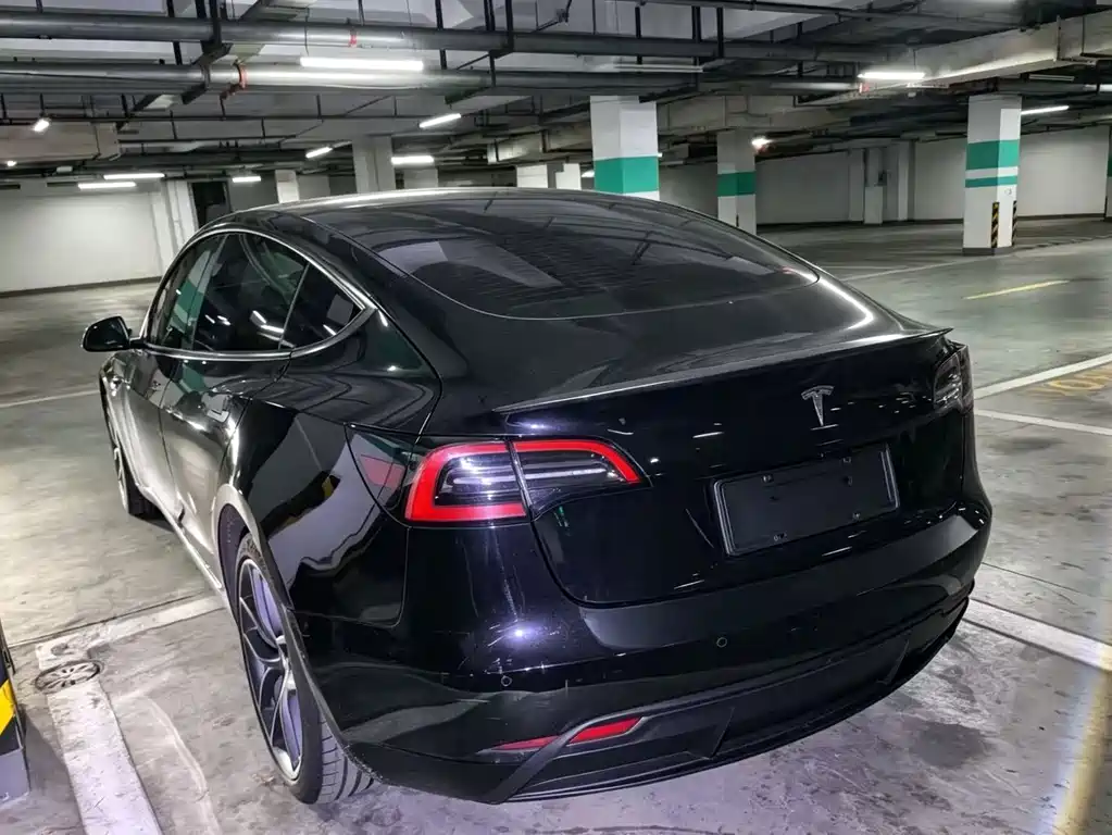 Tesla Model 3 — миниатюра 4