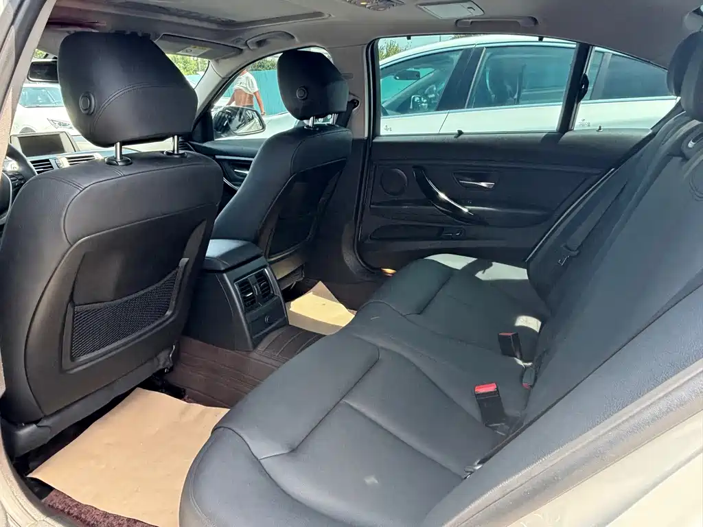 BMW 3 Series — миниатюра 11