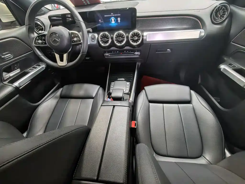 Mercedes-Benz GLB — миниатюра 8