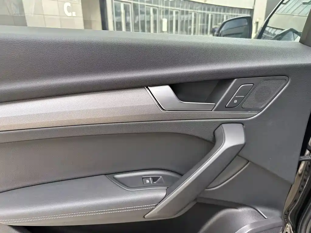 Audi Q5L — миниатюра 18