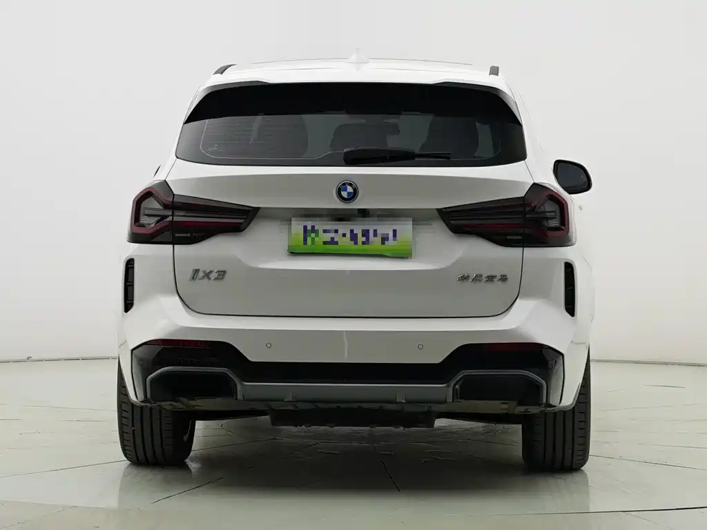 BMW iX3 — миниатюра 13