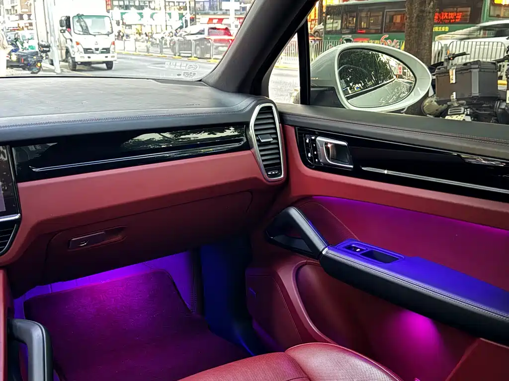 Porsche Cayenne — миниатюра 20