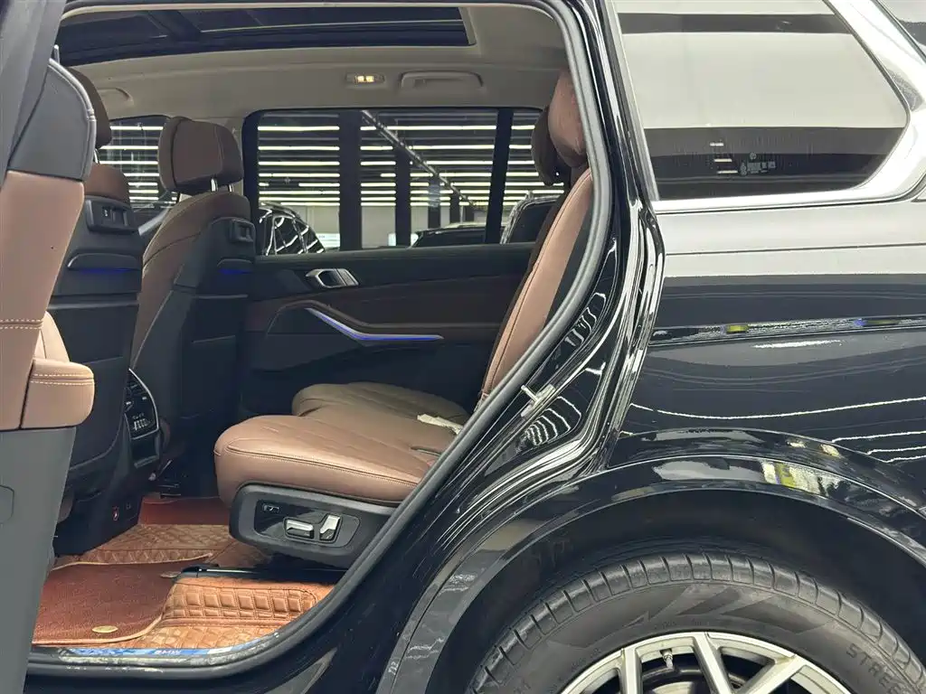 BMW X7 2022 xDrive40i Lead Luxury