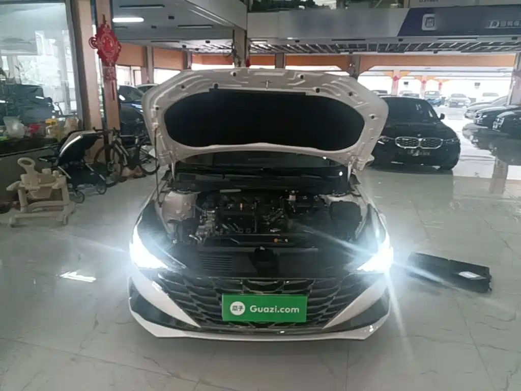 Hyundai Elantra — миниатюра 20