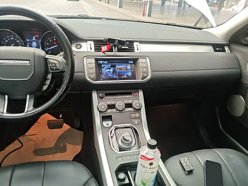 Land Rover Evoque — миниатюра 13