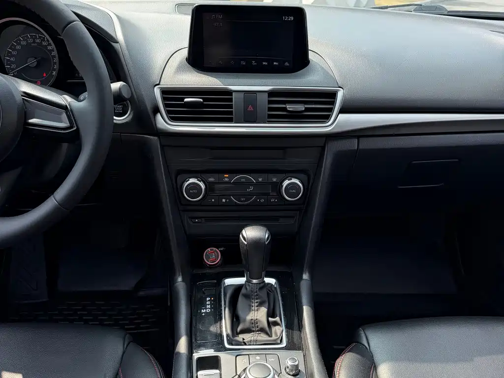 Mazda 3 Axela — миниатюра 14
