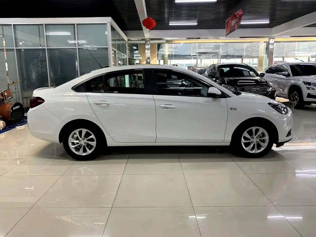 Buick Excelle — миниатюра 4