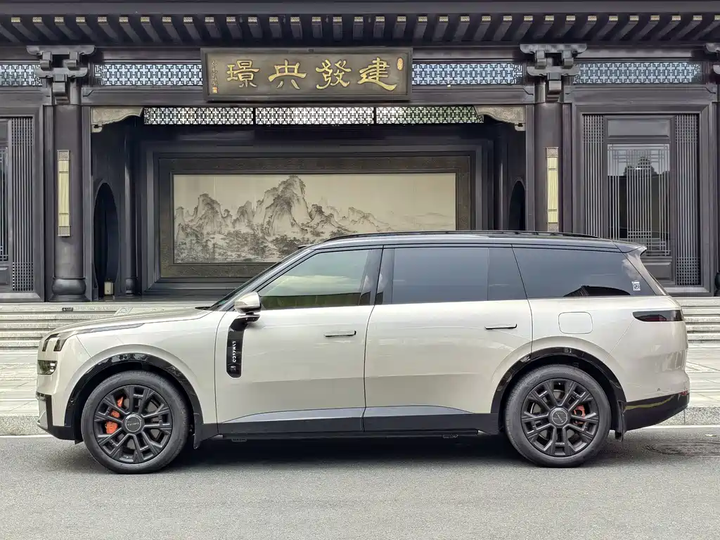 Lynk & Co 900 — миниатюра 8