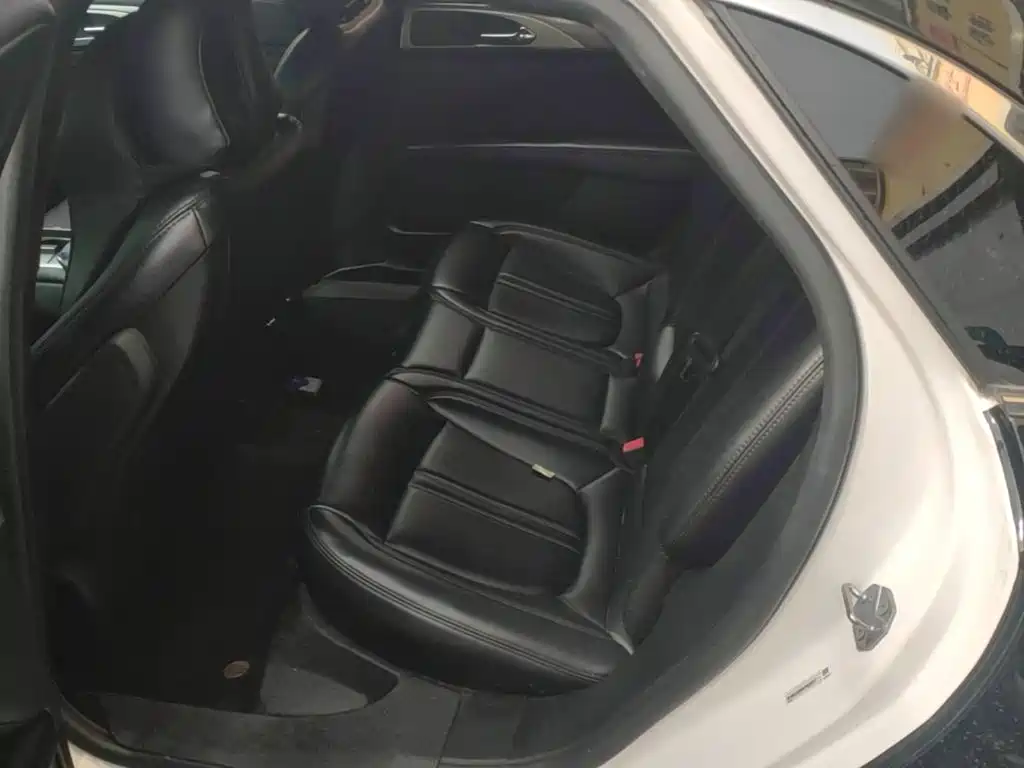 Lincoln MKZ — миниатюра 17