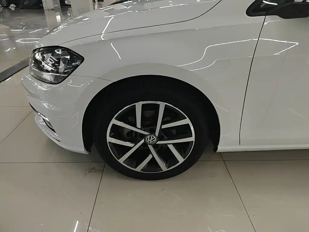 Volkswagen Golf — миниатюра 23