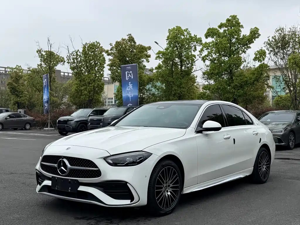 Mercedes-Benz C-Class 2024