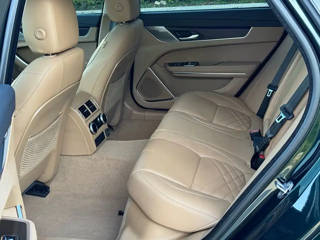 Jaguar XFL — миниатюра 8