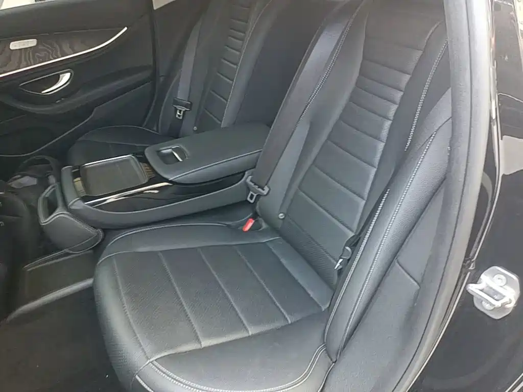 Mercedes-Benz E-Class — миниатюра 17
