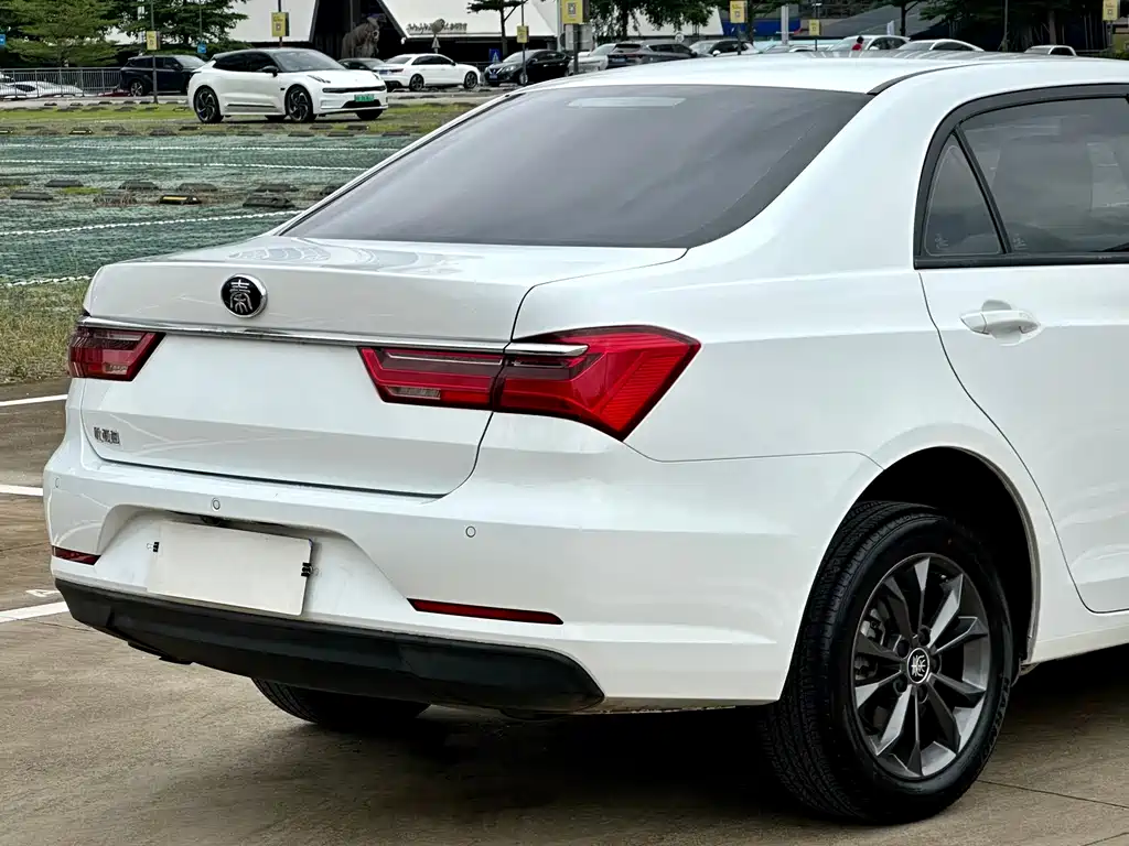 BYD Qin — миниатюра 9