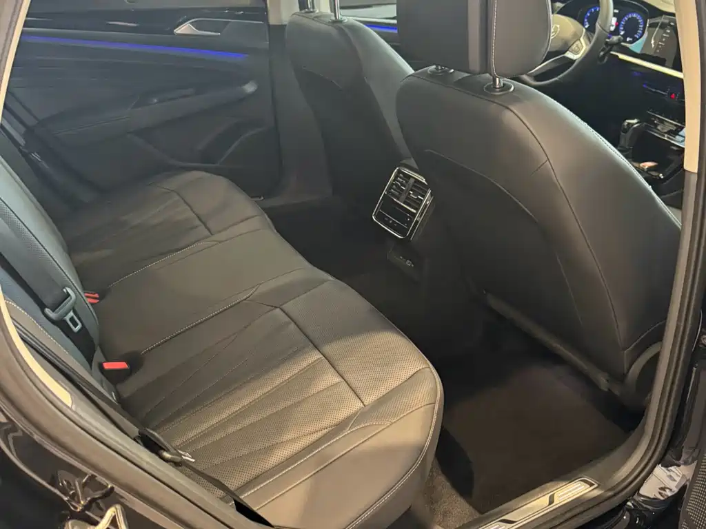 Volkswagen Passat — миниатюра 10