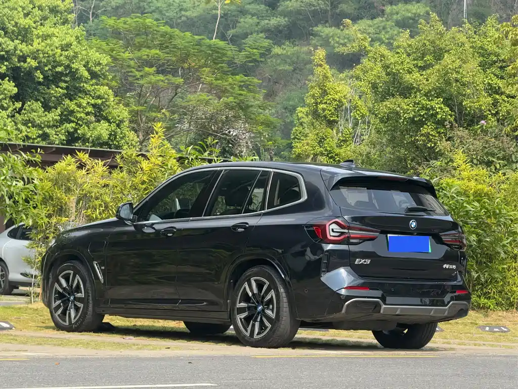 BMW iX3 — миниатюра 18