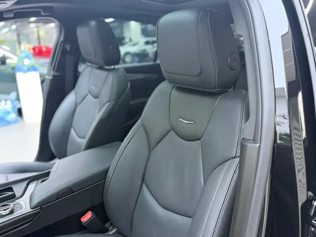 Cadillac CT5 — миниатюра 12