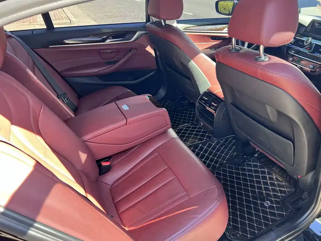 BMW 5 Series — миниатюра 33