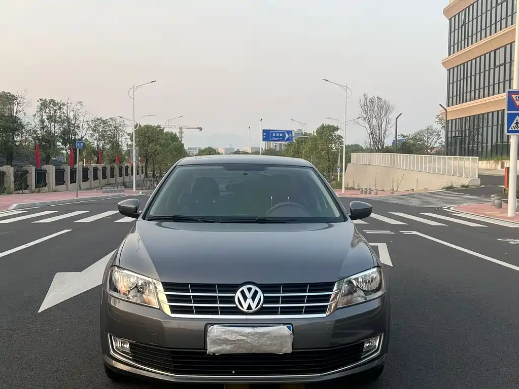Volkswagen Lavida — миниатюра 2
