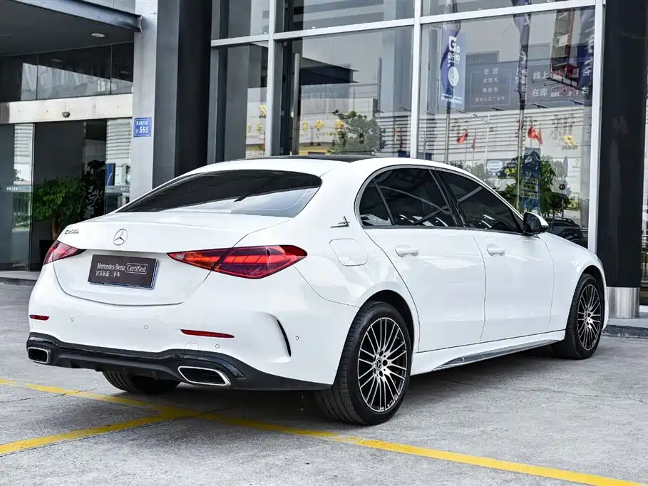 Mercedes-Benz C-Class — миниатюра 6